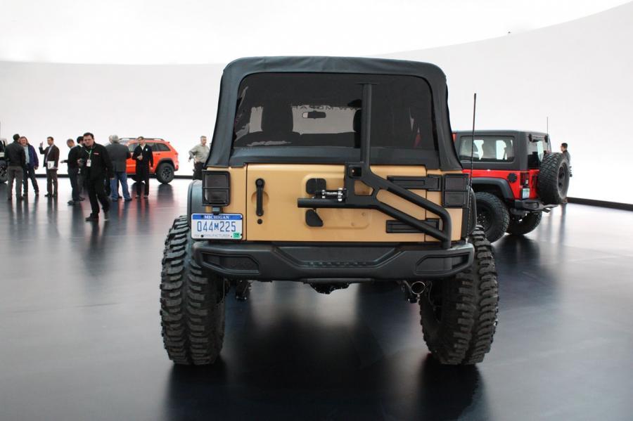  Jeep Wrangler Sand Trooper II Concept 2013 года  (фото 11 из 20)